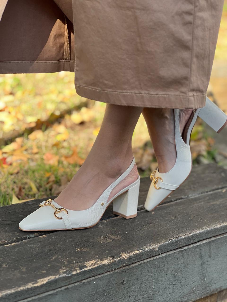 13104 - SLINGBACK SOLIS