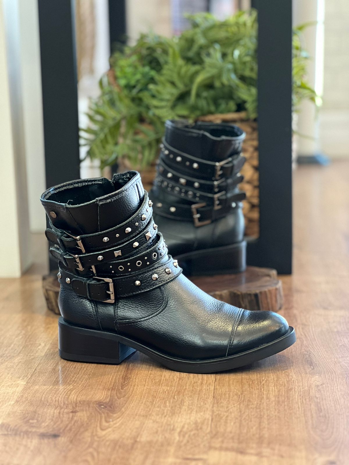 BOTA RASTEIRA - EM COURO