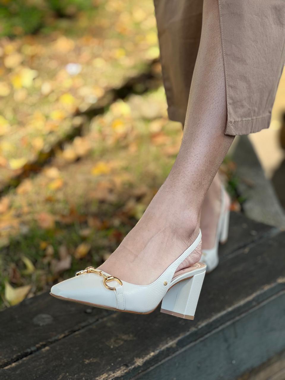 13104 - SLINGBACK SOLIS