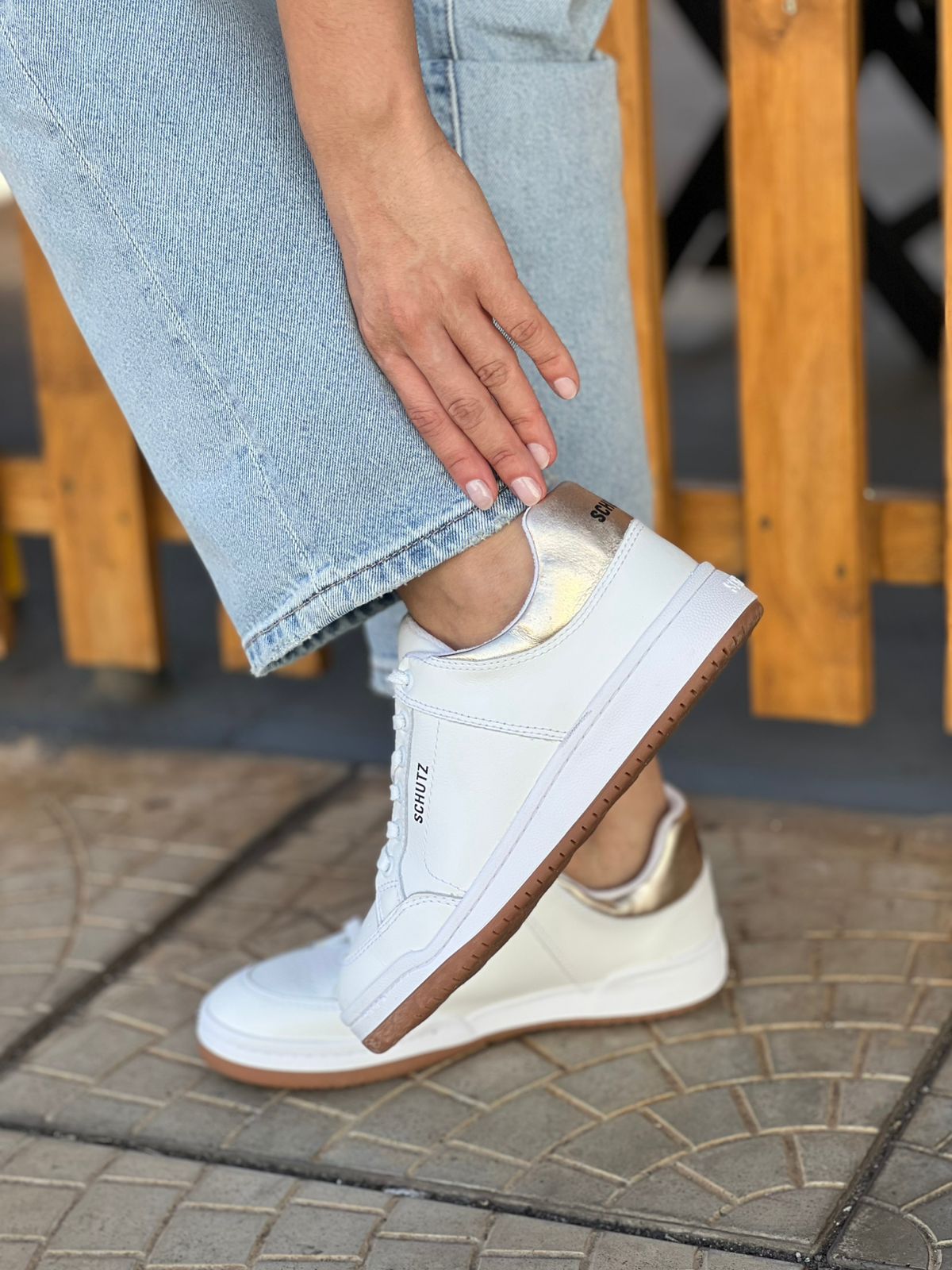 TÊNIS CASUAL DE COURO