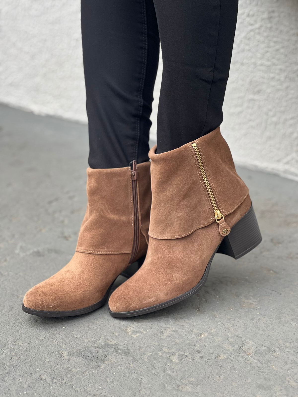 BOTA CAMURÇA COM GOLA DOBRADA