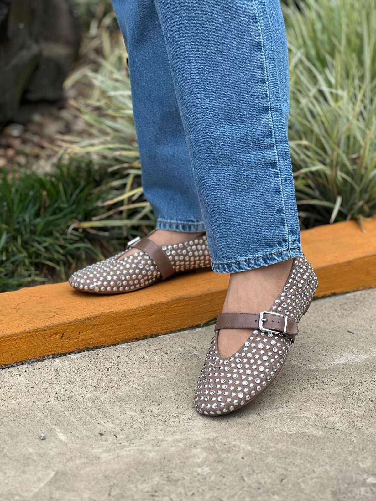 SAPATILHA SABRINA STUDS