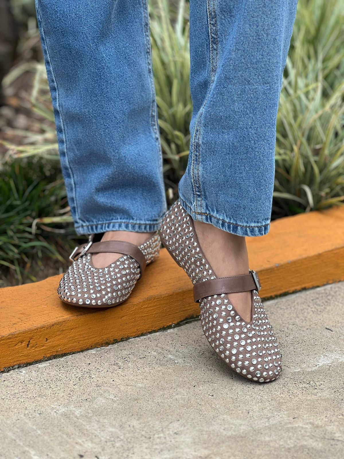 SAPATILHA SABRINA STUDS