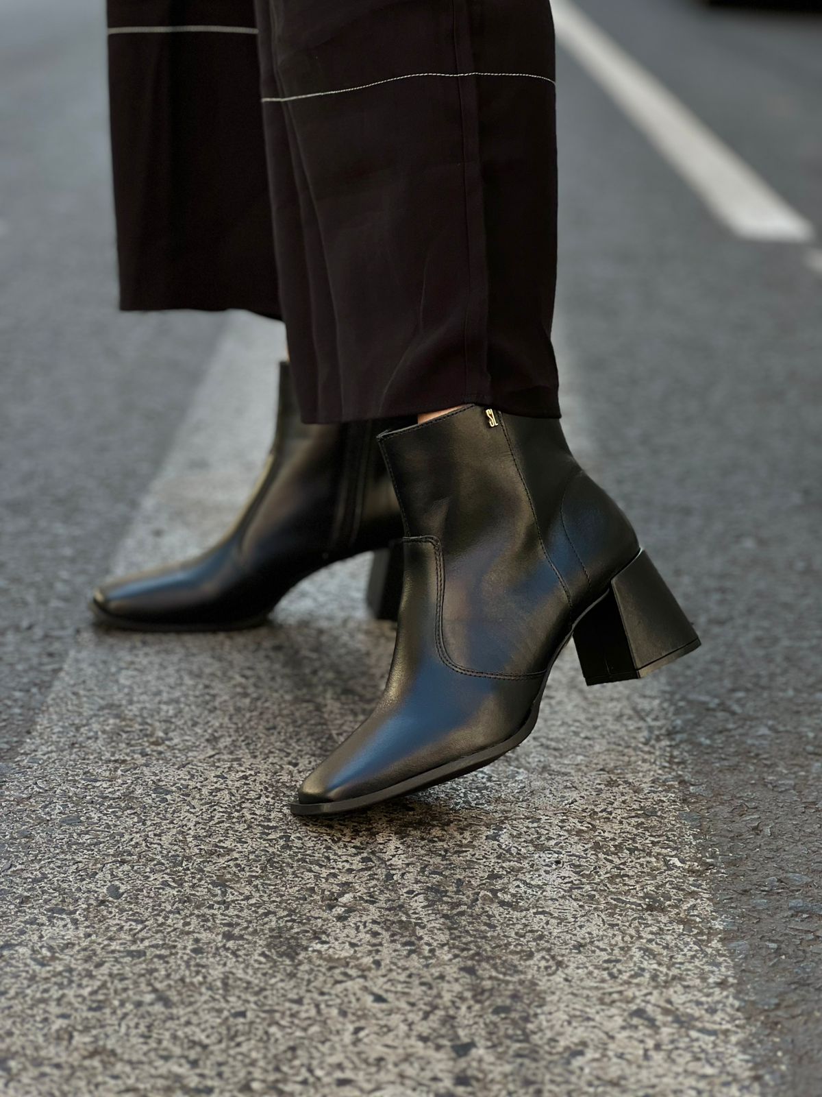 BOTA CANO MÉDIO COM FICO QUADRADO