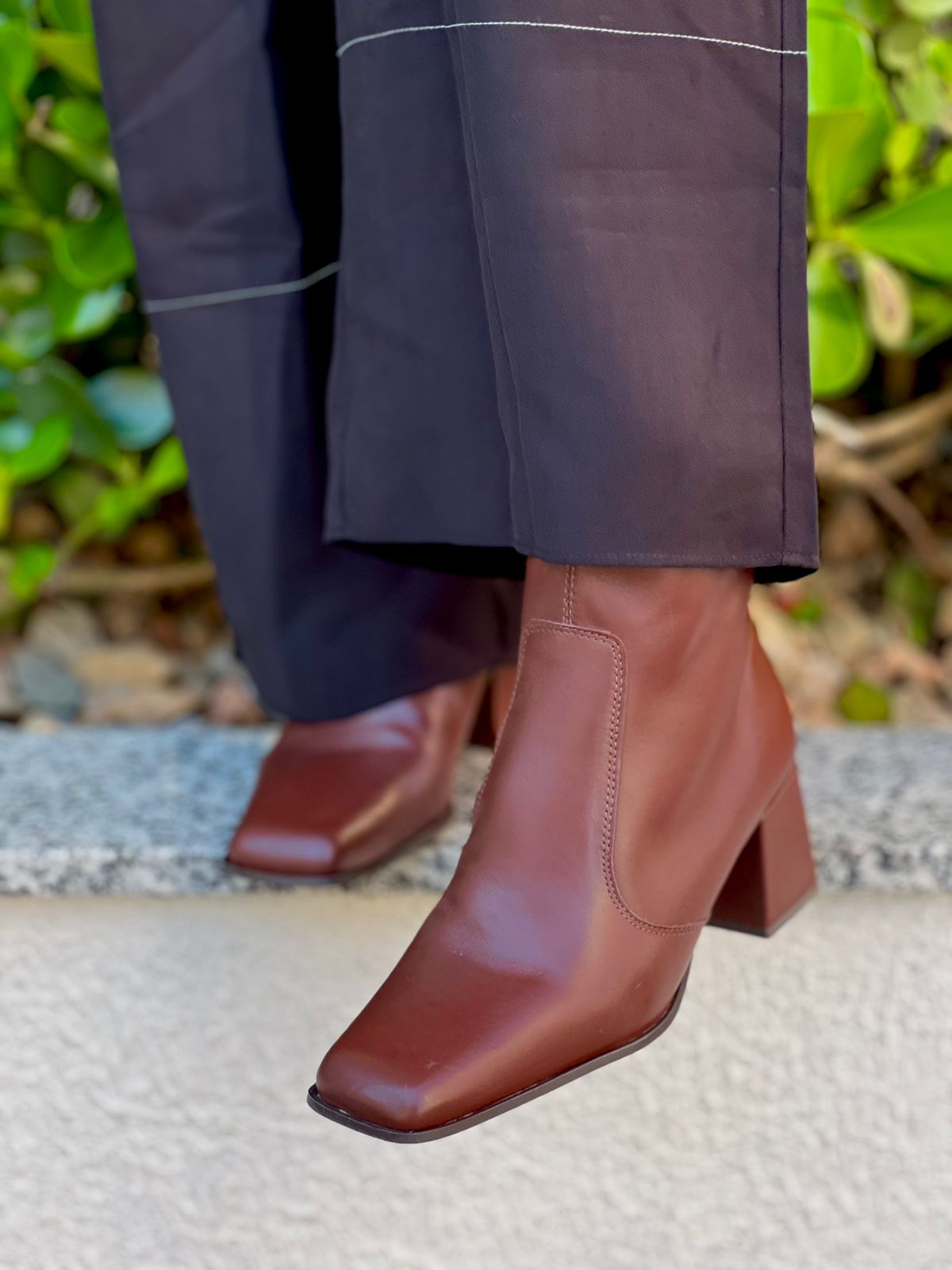 BOTA CANO MÉDIO COM FICO QUADRADO