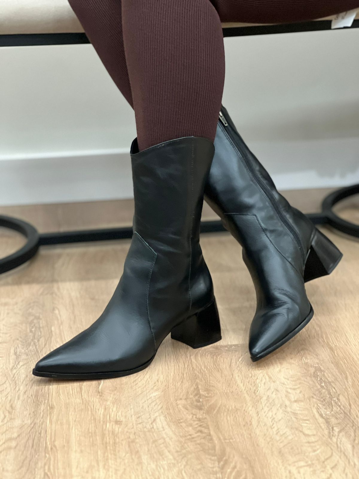 BOTA COUNTRY CANO MÉDIO EM COURO