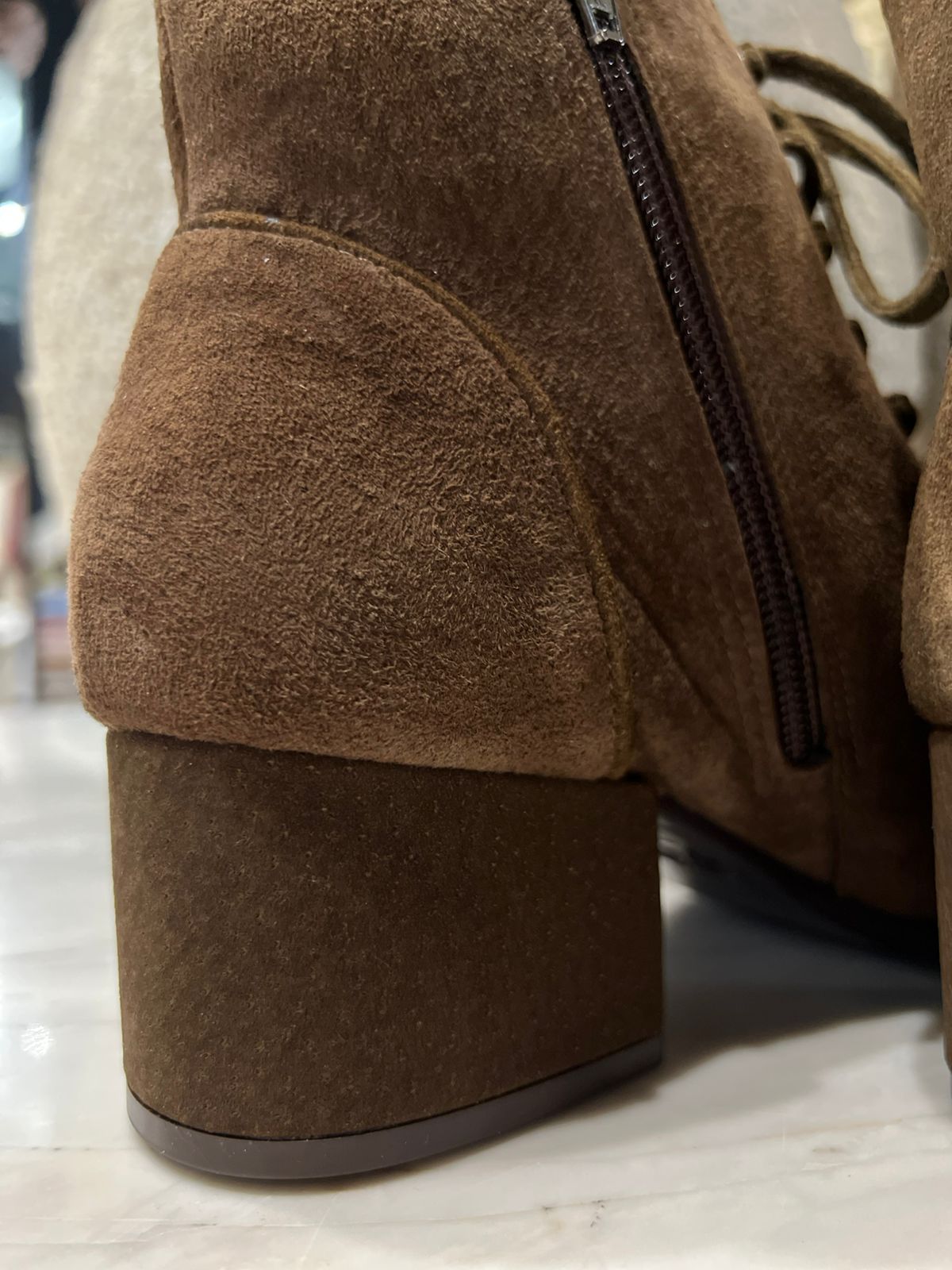BOTA CAMURÇADA CANO E SALTO BAIXO