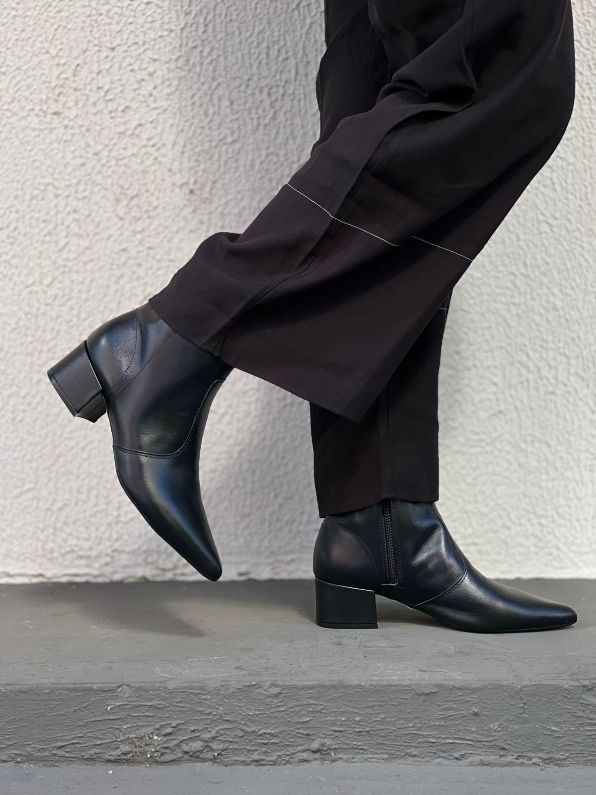 BOTA CANO MÉDIO COM BICO FINO