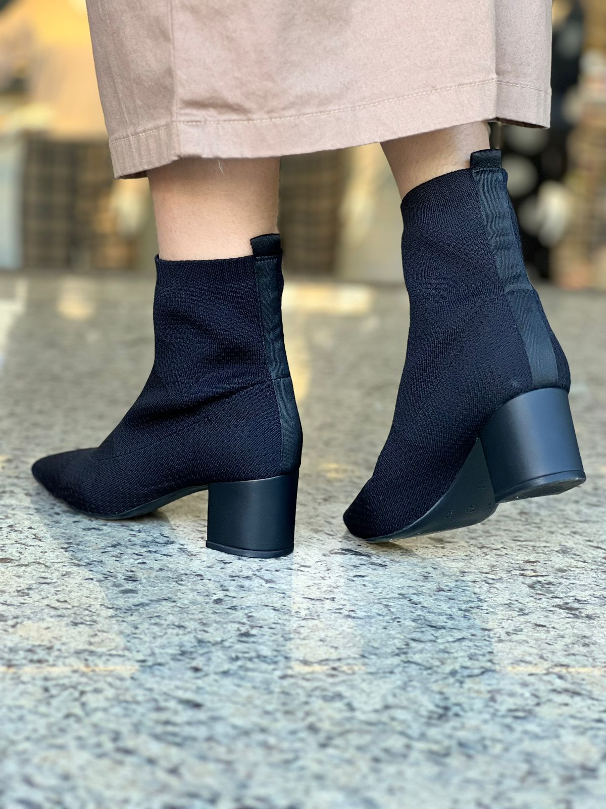 BOTA KNIT SALTO BLOCO - PRETO