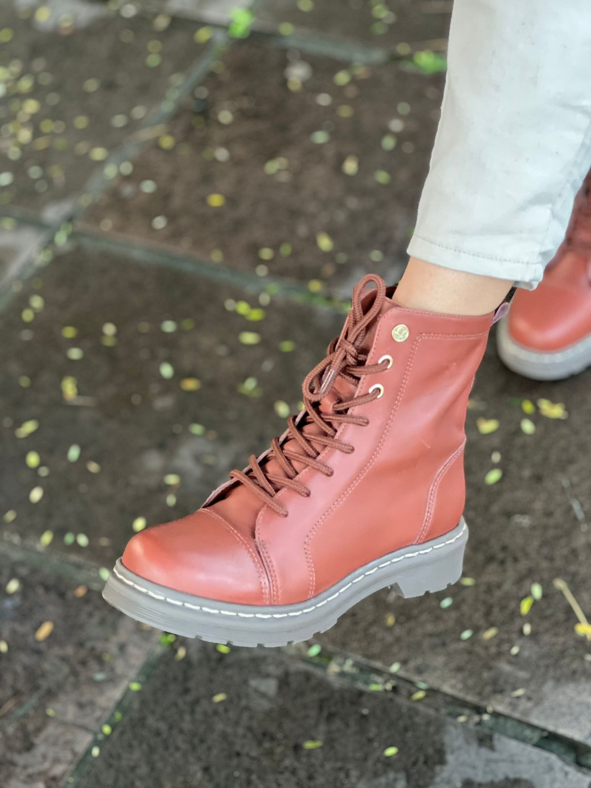 BOTA SOLA TRATORADA - EM COURO - CLASSIC HAVANA