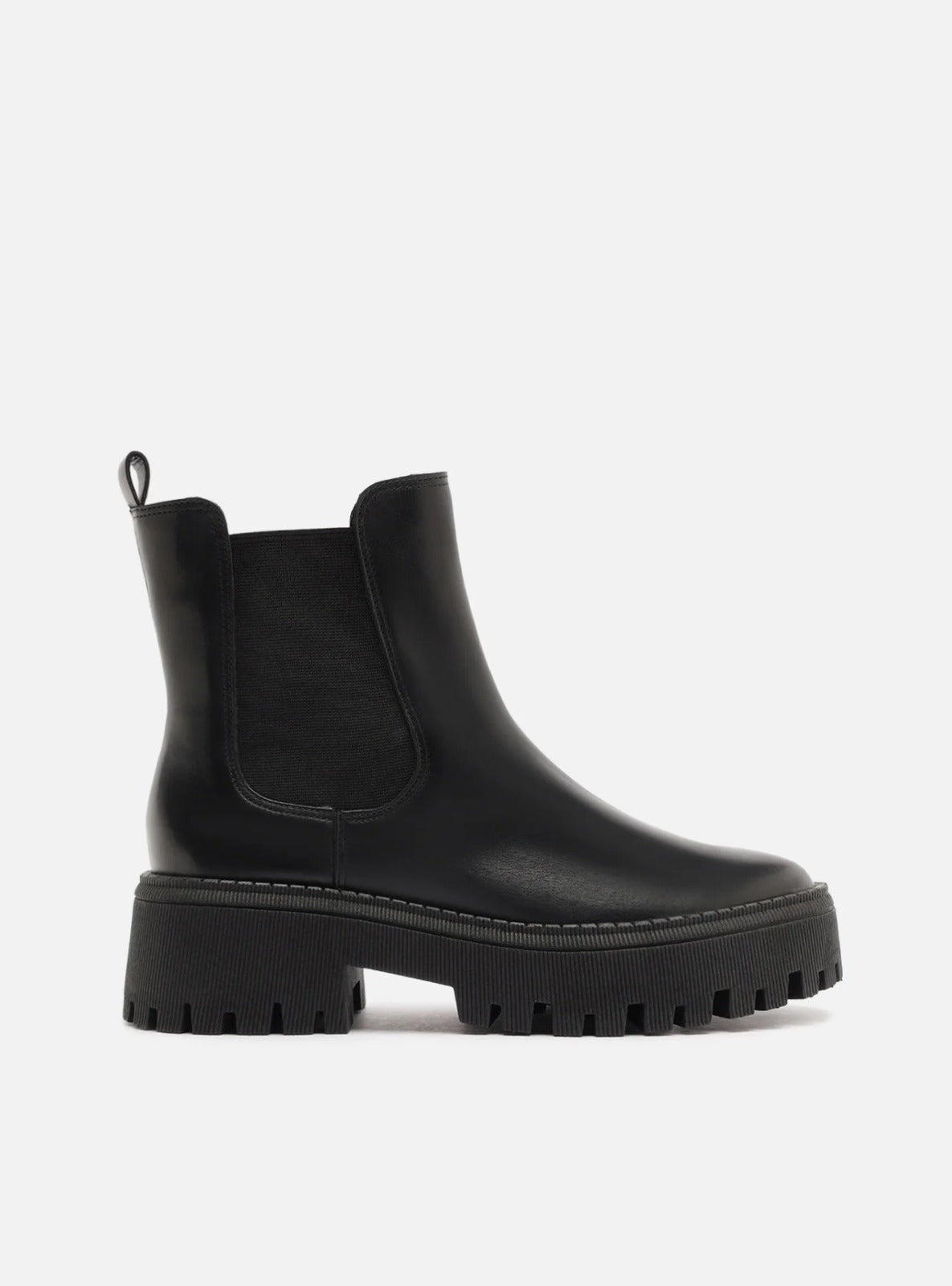 BOTA COURO CANO CURTO SALTO TRATORADO