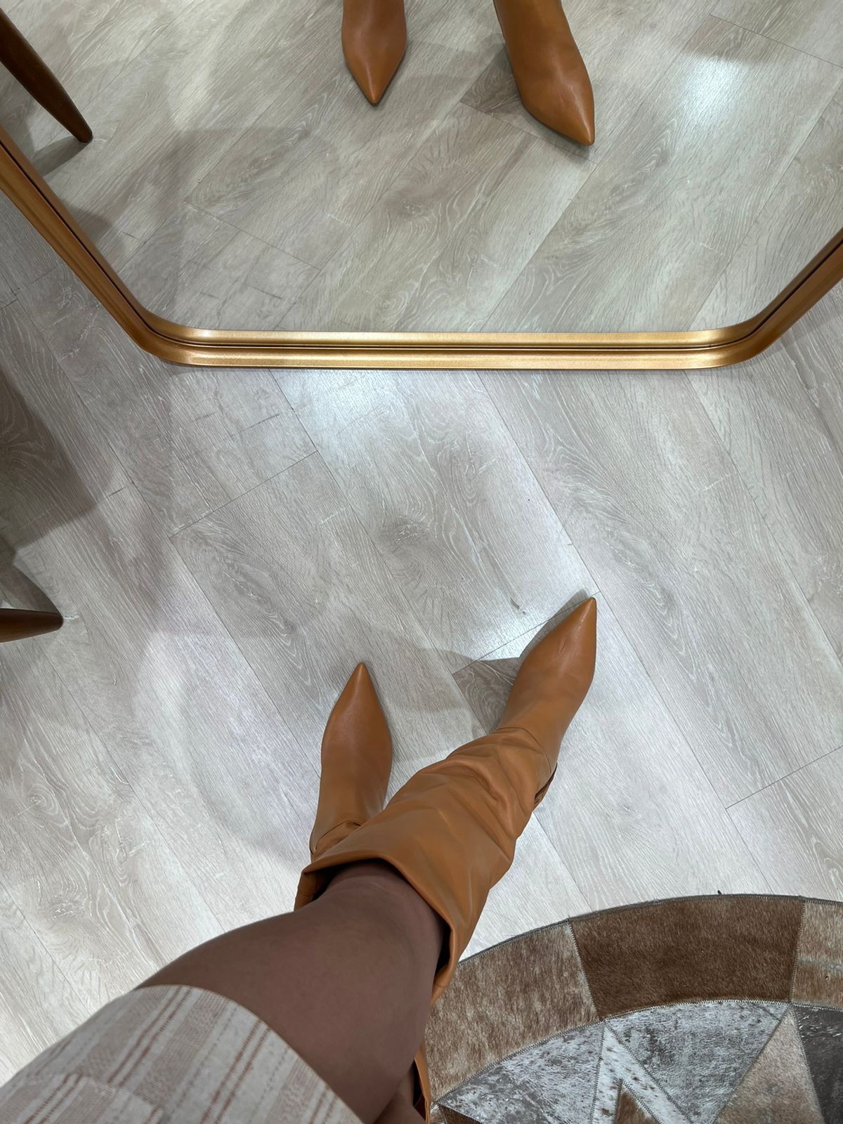 BOTA CANO ALTO SALTO FINO - COURO NOBRE