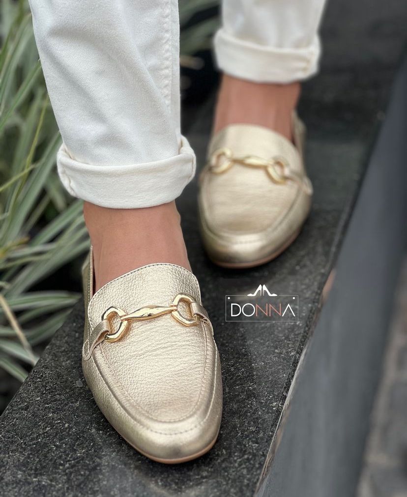 MOCASSIM - EM COURO - DOURADO