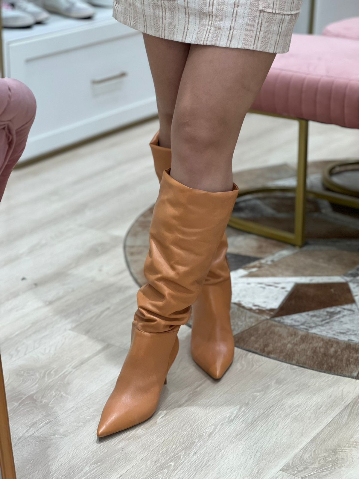 BOTA CANO ALTO SALTO FINO - COURO NOBRE