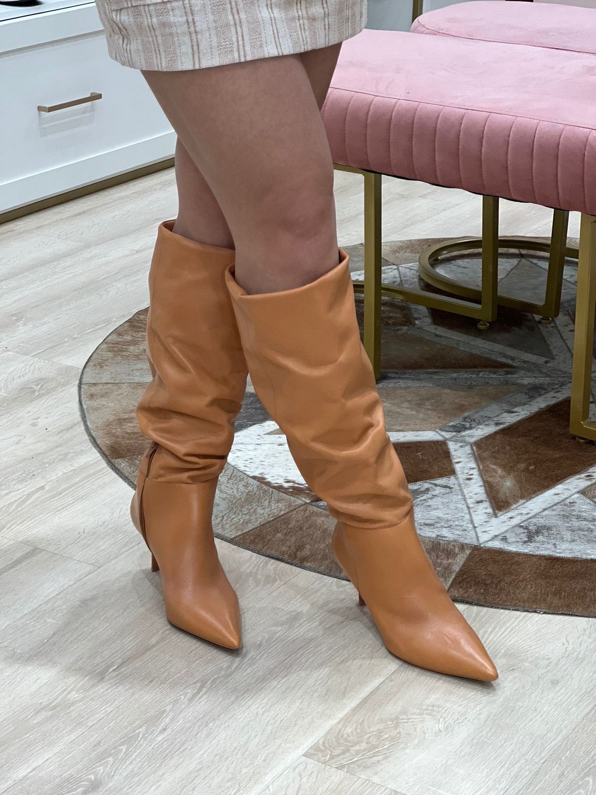 BOTA CANO ALTO SALTO FINO - COURO NOBRE
