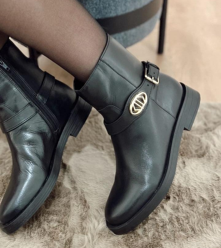 BOTA SALTO BAIXO ATANADO SOFT  - COURO - PRETA