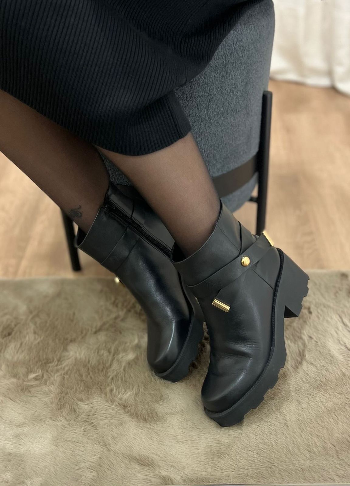 BOTA COM SALTO BLOCO - COURO