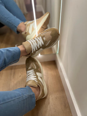TÊNIS SPORTY MIA MARROM E BRANCO
