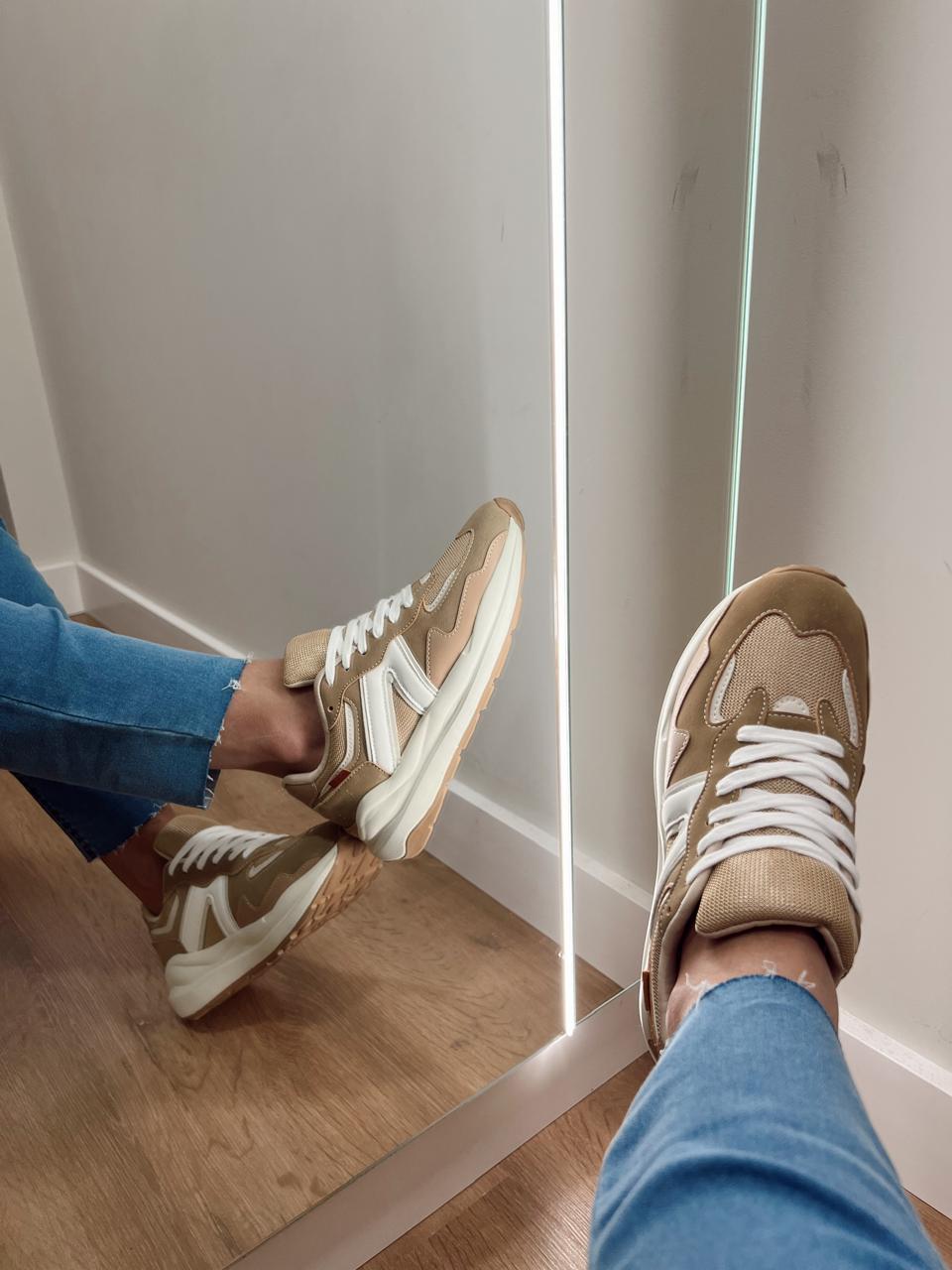 TÊNIS SPORTY MIA MARROM E BRANCO