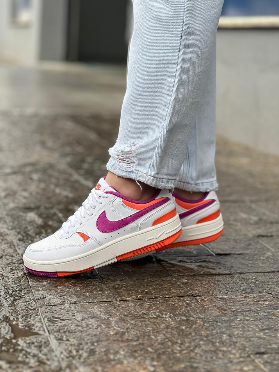 TÊNIS NIKE GAMMA FORCE - ROSA E LARANJA
