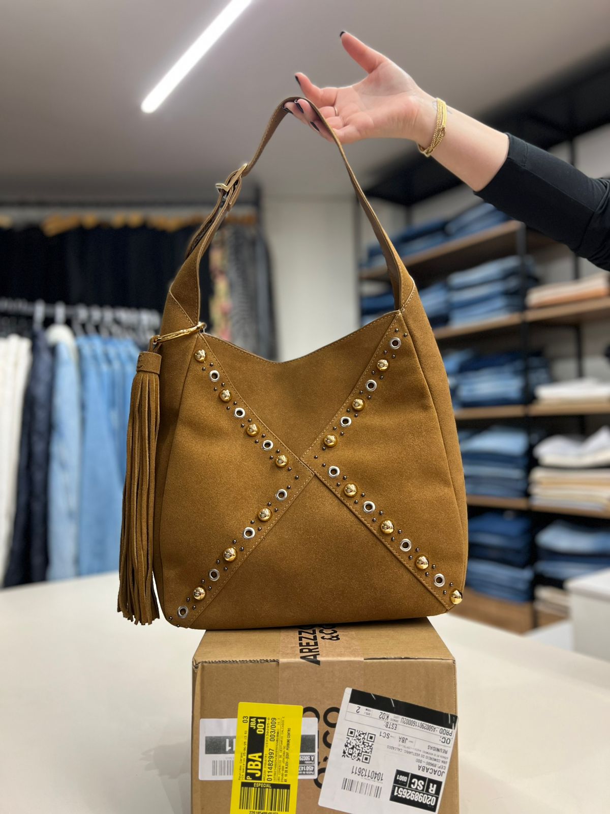 BOLSA HOBO BEGE COURO BECCA GRANDE