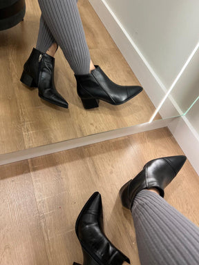 BOTA CANO CURTO EM COURO