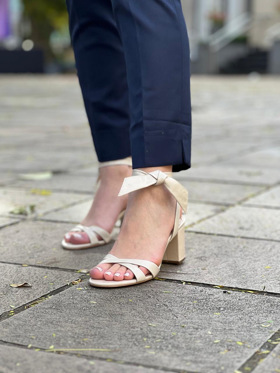 SANDÁLIA COURO SALTO ALTO BLOCO LACE UP