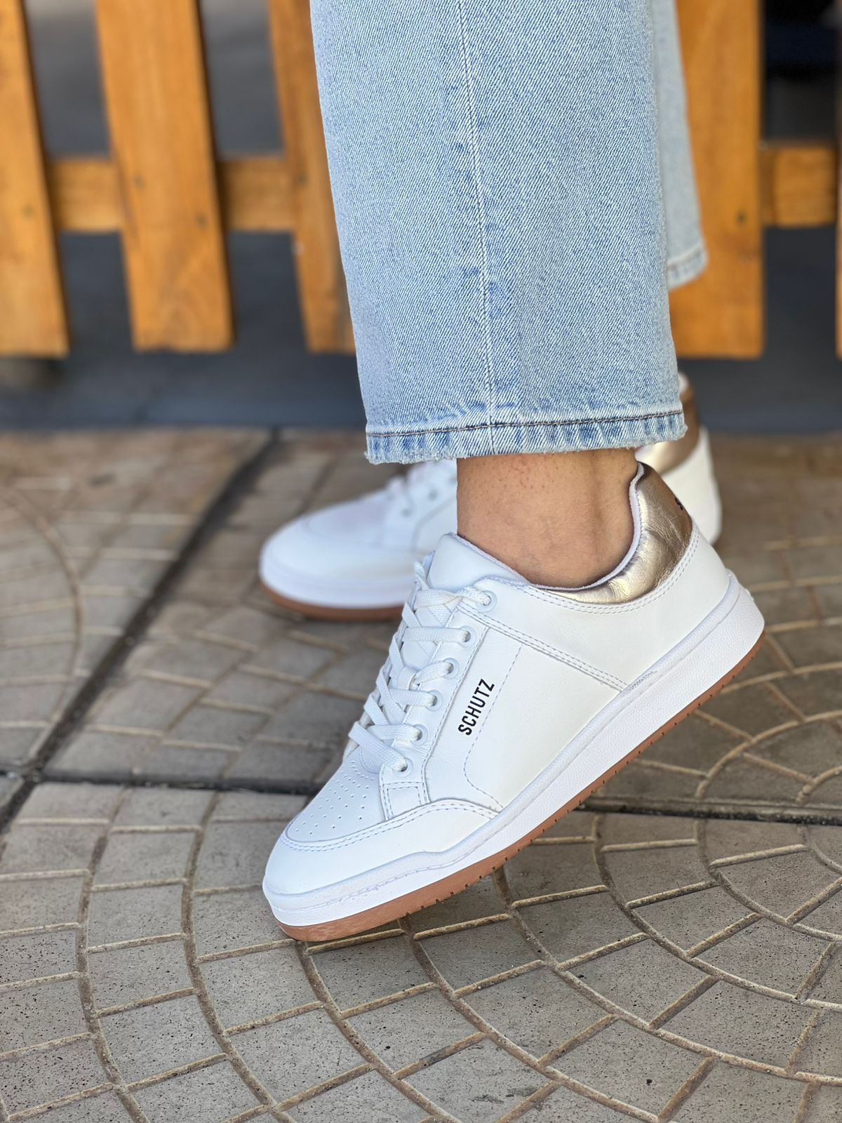 TÊNIS CASUAL DE COURO