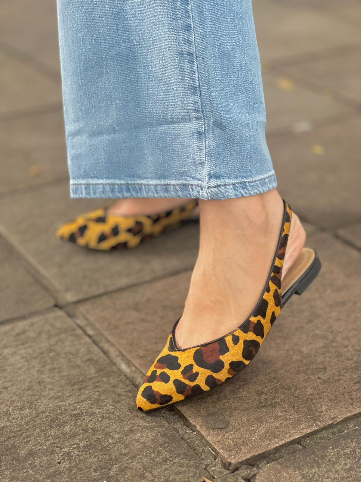 SLINGBACK BICO FINO ONÇA