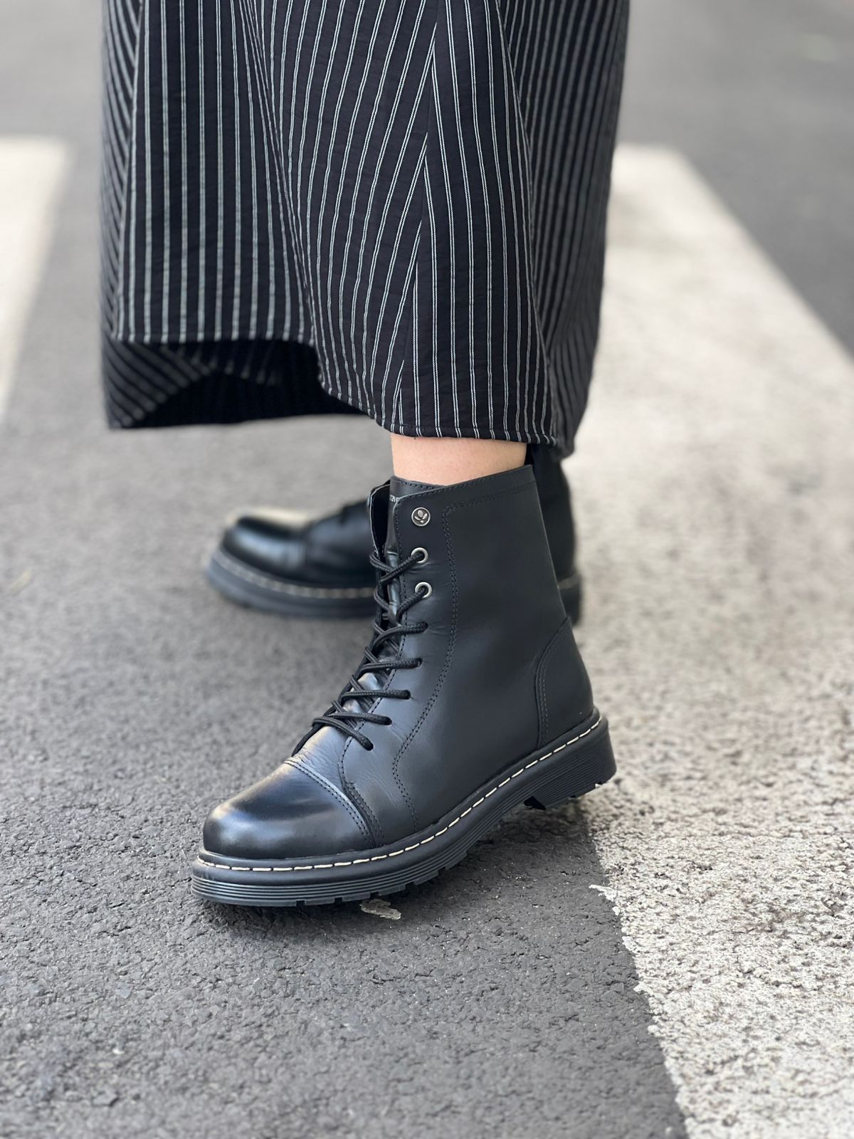 BOTA JANIS COURO SOLA TRATORADA