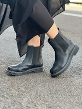 COTURNO COM ELÁSTICO LATERAL