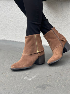 BOTA CAMURÇA COM GOLA DOBRADA