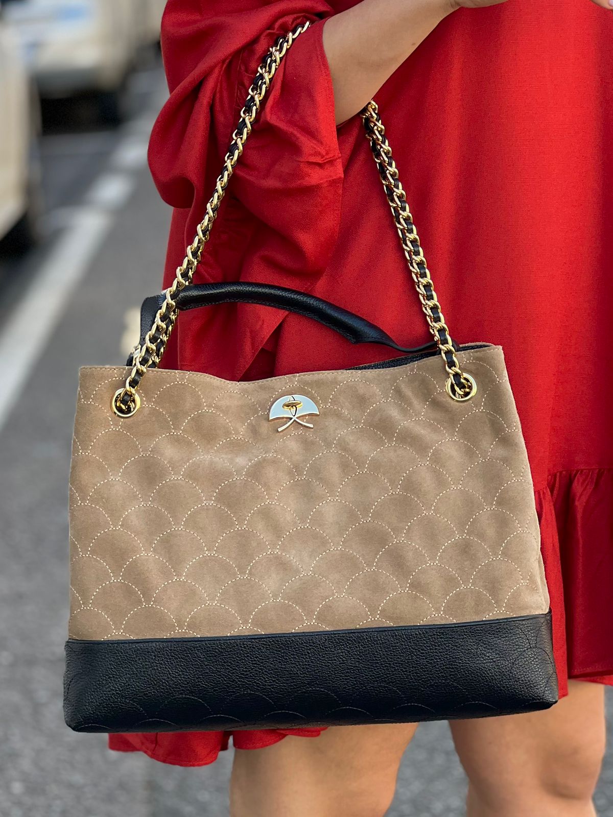 BOLSA GRANDE EM COURO E CAMURÇA