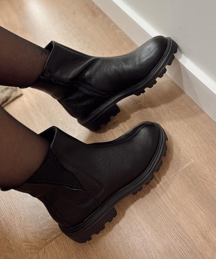 BOTA CHELSEA TRATORADA - COURO -  PRETA