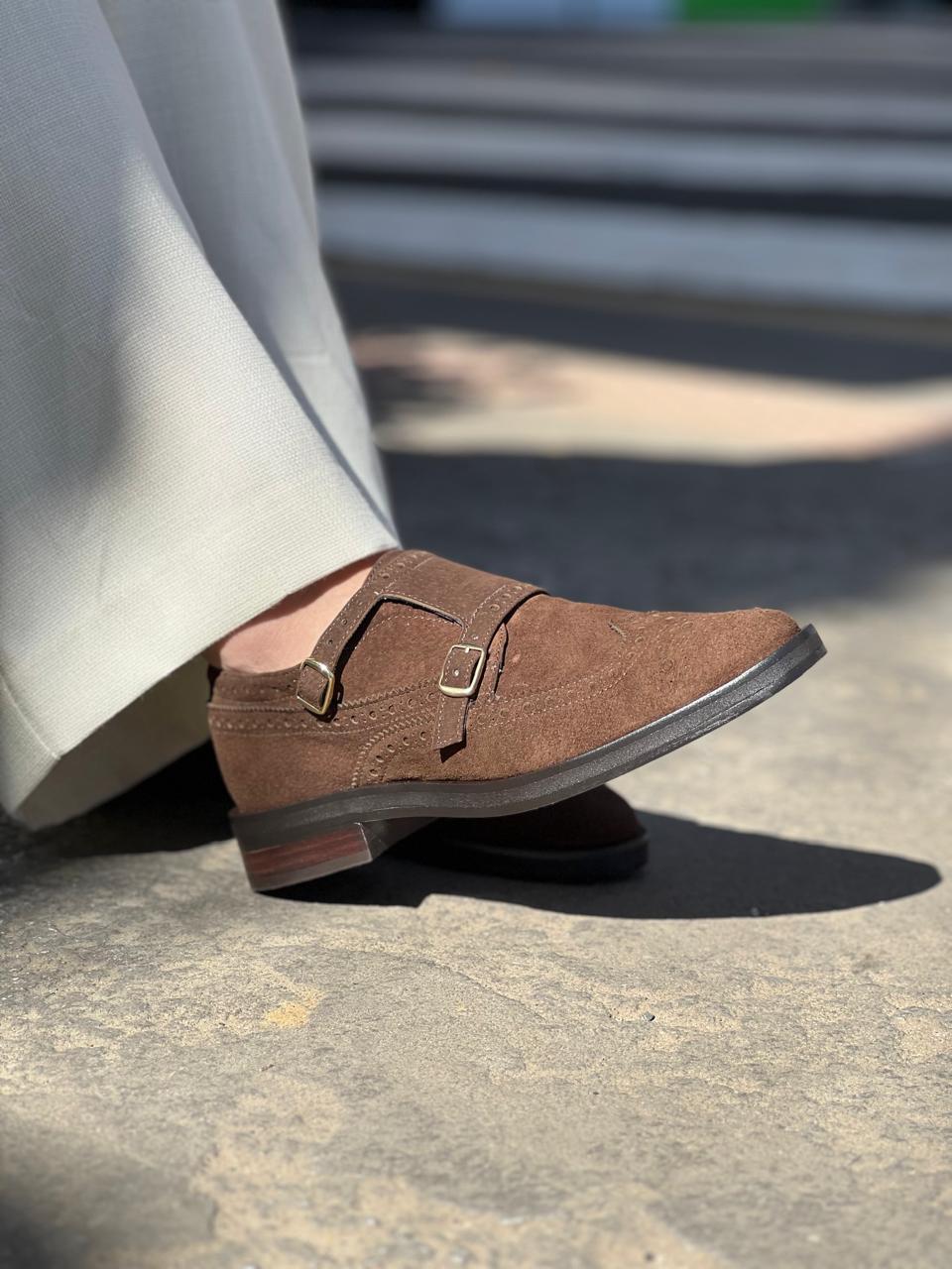 MOCASSIM MONK STRAP EM COURO CAFÉ