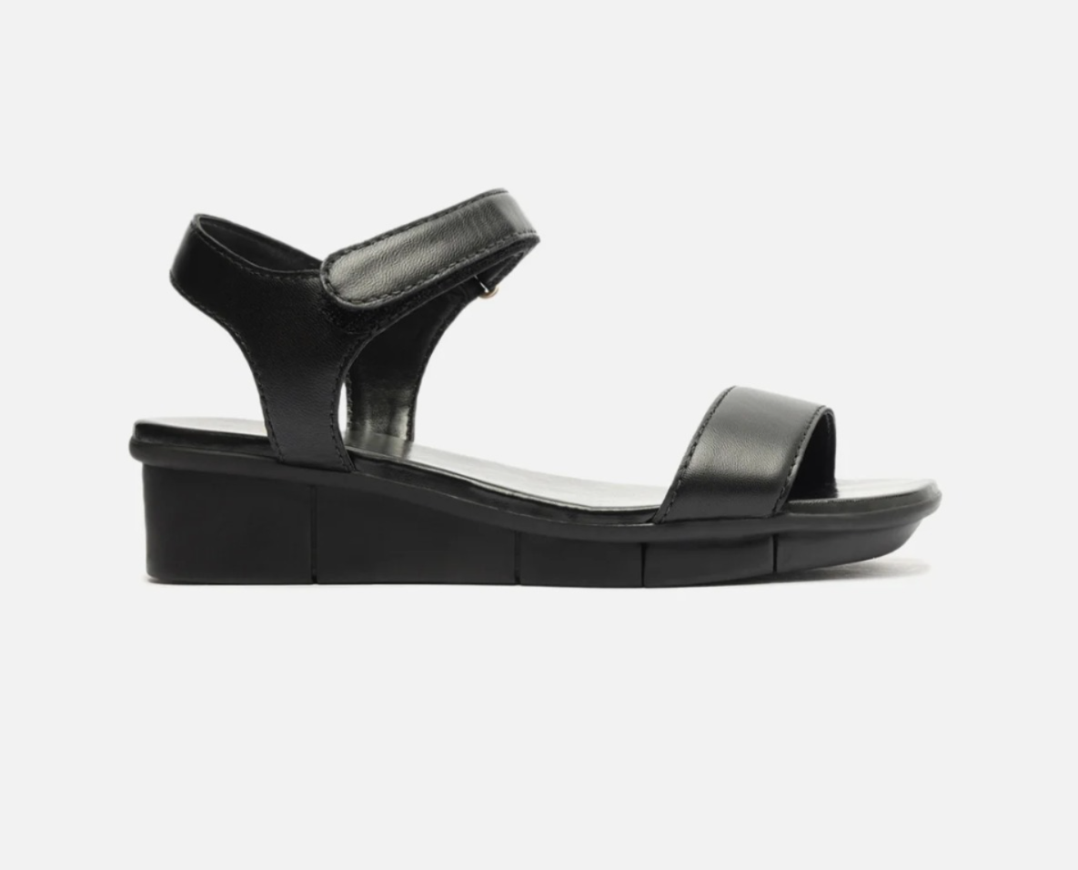 13835 - SANDALIA PLATAFORMA BAIXA CLASSIC - COURO