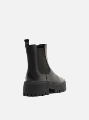 BOTA COURO CANO CURTO SALTO TRATORADO